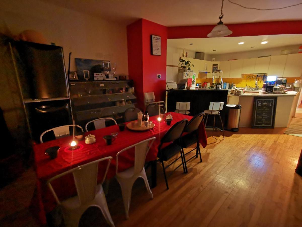 Хостел Pied-A-Terre Mont-Royal Монреаль Екстер'єр фото